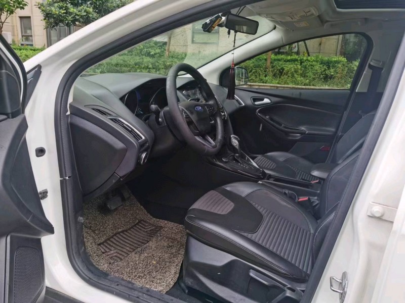 苏州17年福特福克斯6