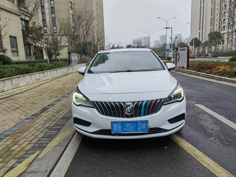 苏州16年别克威朗1