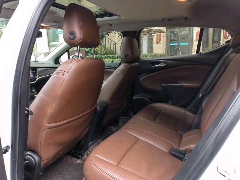 苏州16年别克威朗4