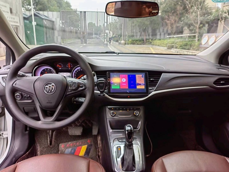 苏州16年别克威朗5