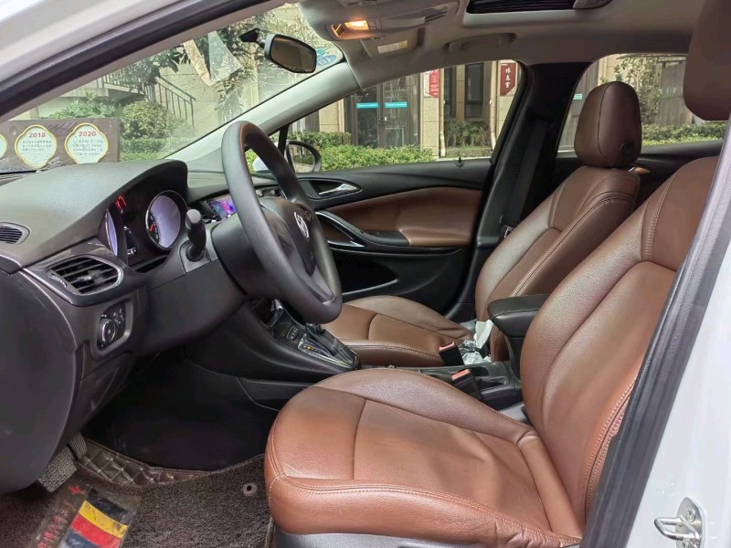 苏州16年别克威朗6