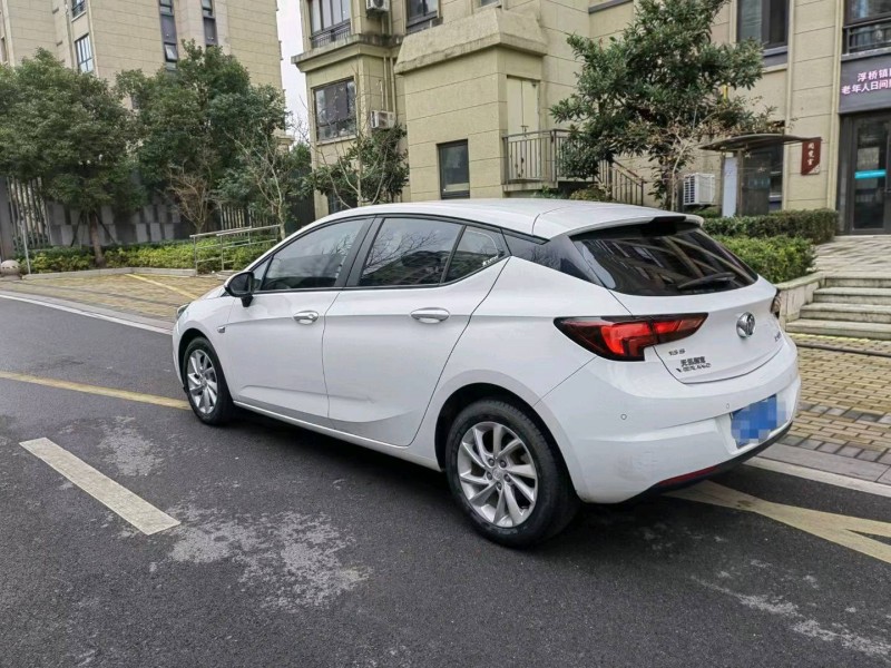 苏州16年别克威朗7