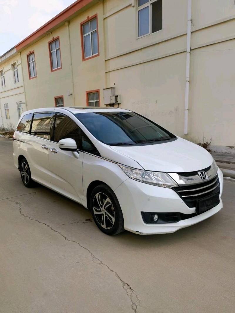 青岛17年本田奥德赛2