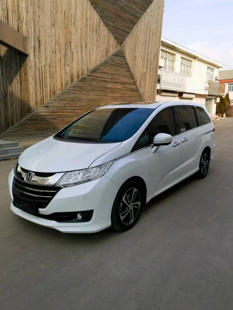 青岛17年本田奥德赛3