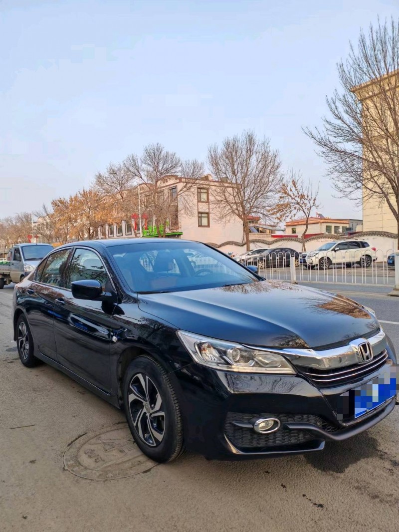 保定17年本田雅阁2