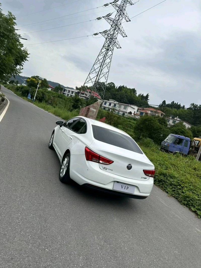 萍鄉18年別克威朗8