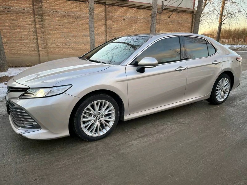 保定19年丰田凯美瑞2