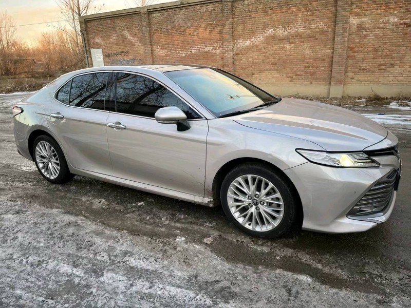 保定19年丰田凯美瑞3