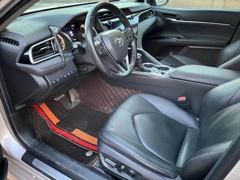 保定19年丰田凯美瑞7