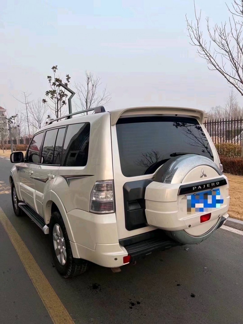 枣庄14年三菱帕杰罗4
