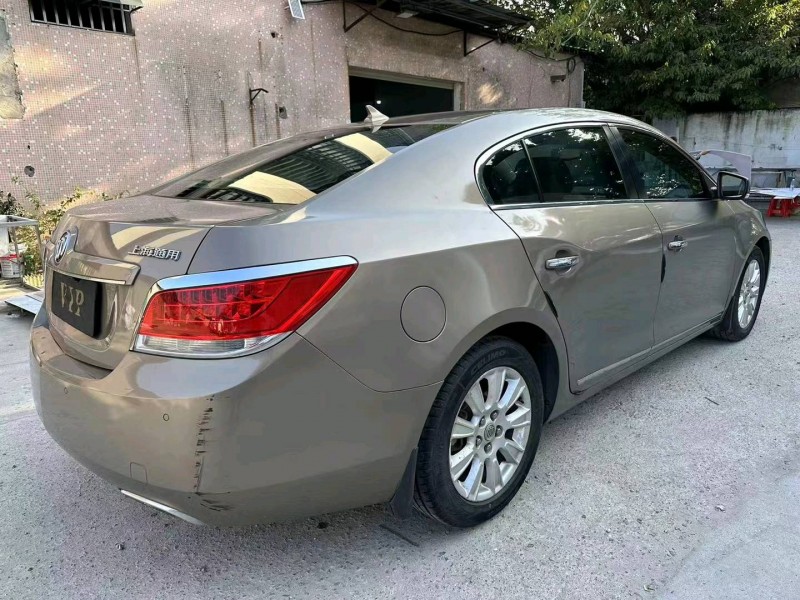 东莞13年别克君越8