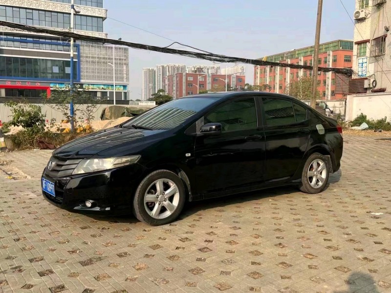 广州11年本田锋范2