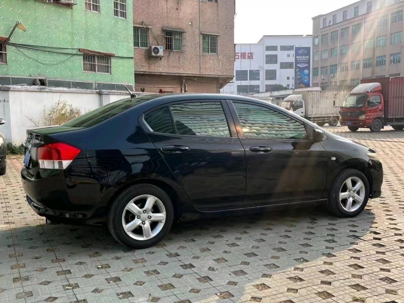 广州11年本田锋范6