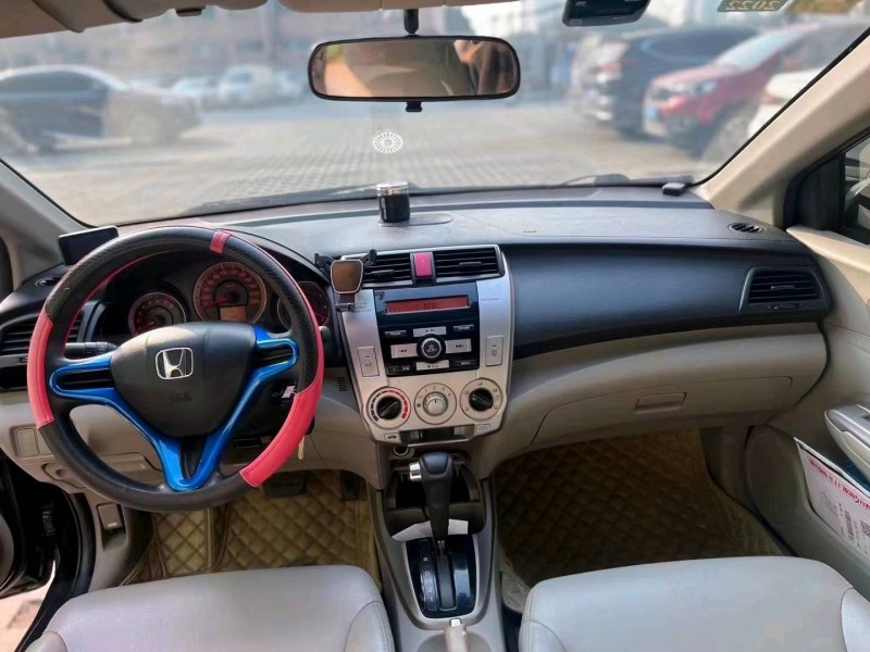 广州11年本田锋范7