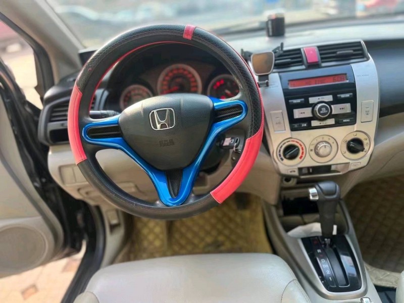 广州11年本田锋范8