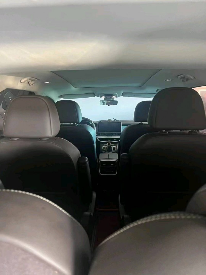 济宁20年吉利嘉际3