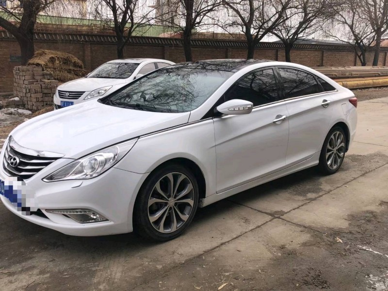 保定13年现代索纳塔八2