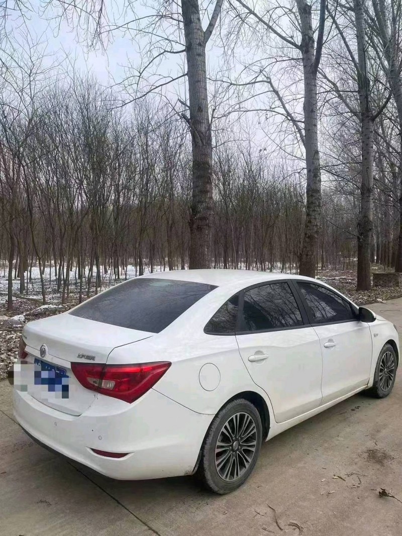 聊城17年别克阅朗5