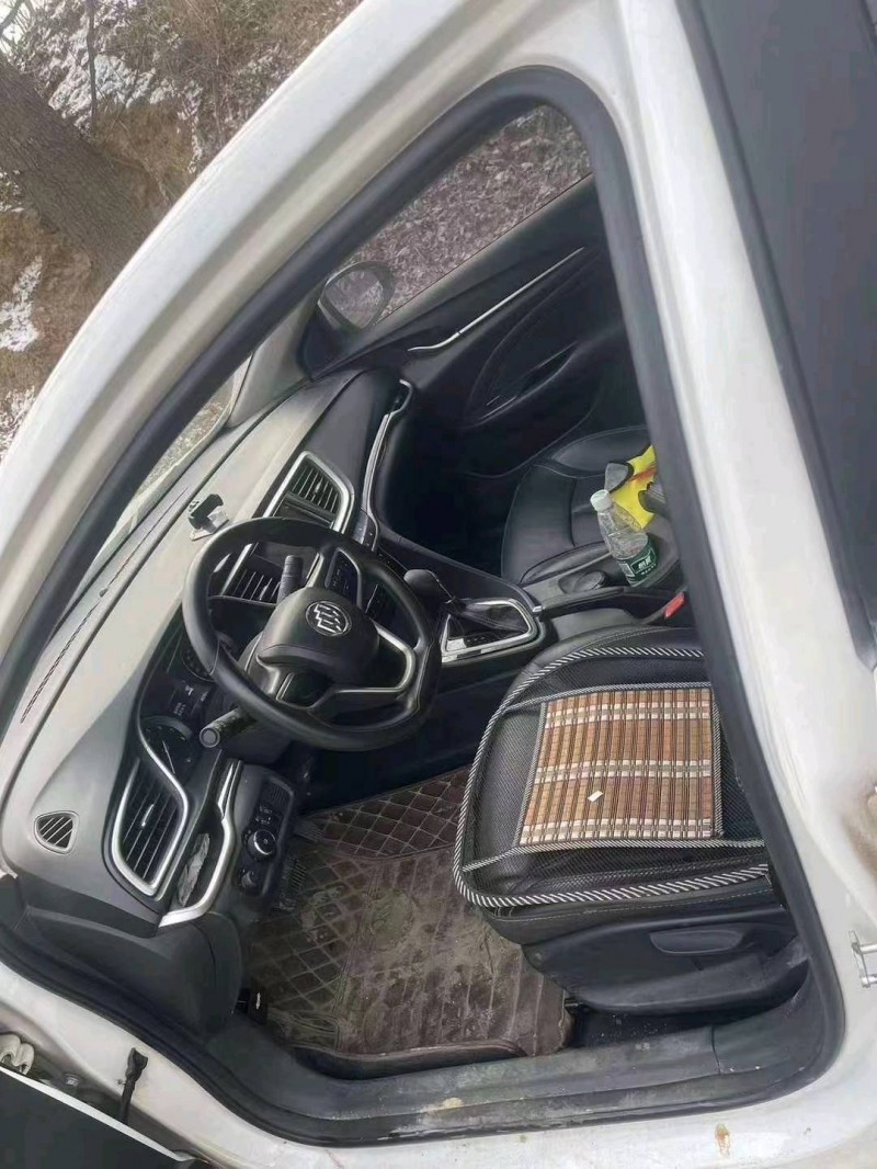 聊城17年别克阅朗7