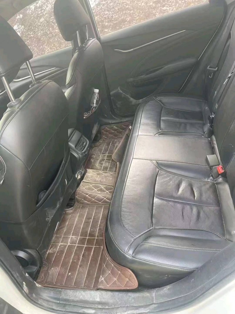 聊城17年别克阅朗8