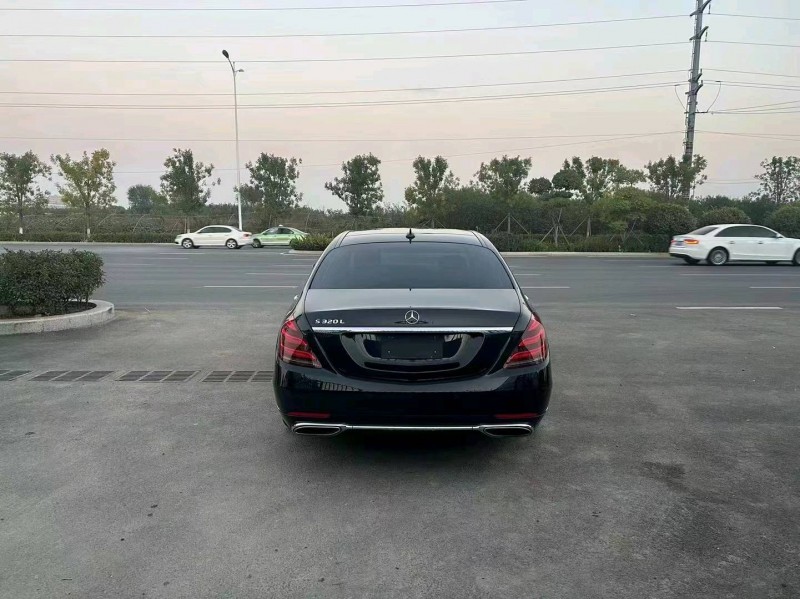 东营19年奔驰S3