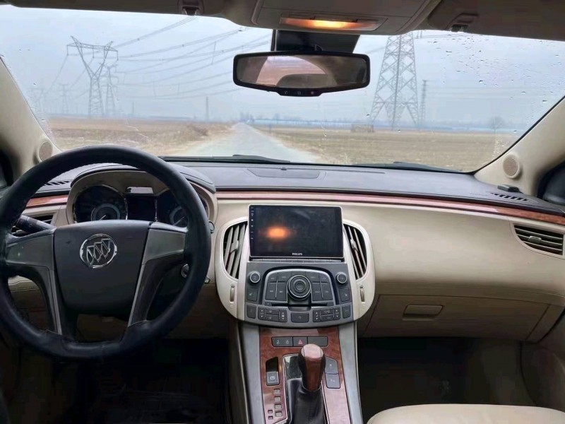 枣庄13年别克君越8