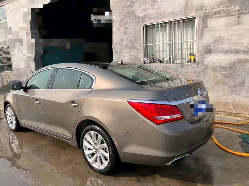 东营13年别克君越9