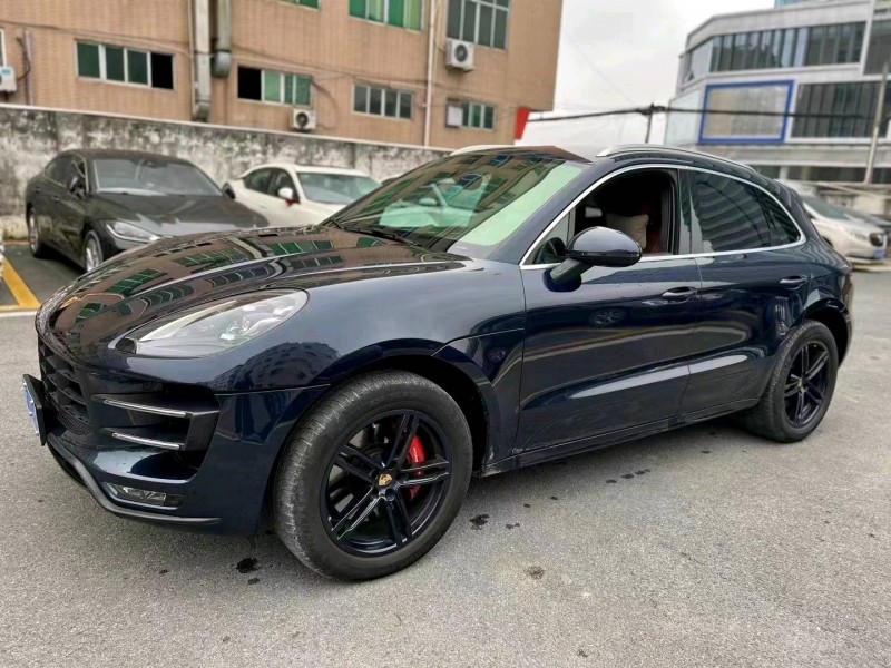 广州17年保时捷Macan2
