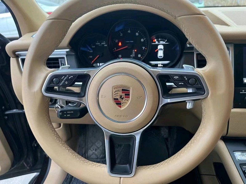 枣庄17年保时捷Macan5