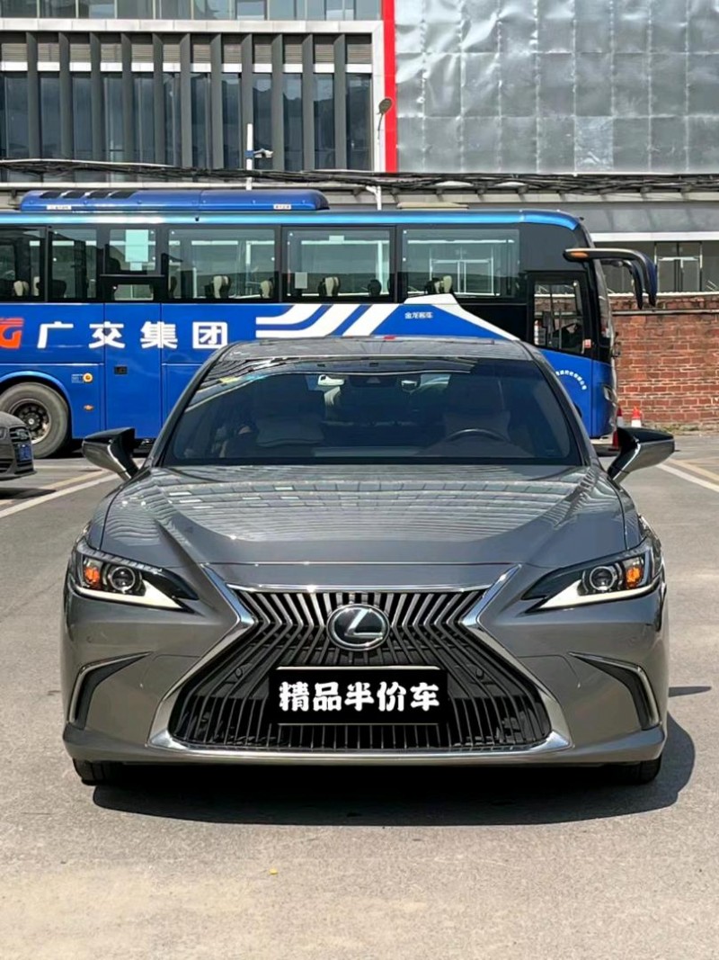 广州19年雷克萨斯ES1