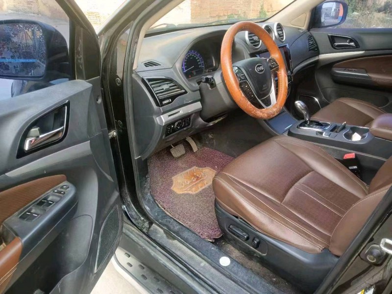 东营15年比亚迪S76