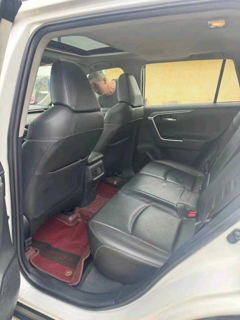 衡陽20年豐田RAV4榮放8