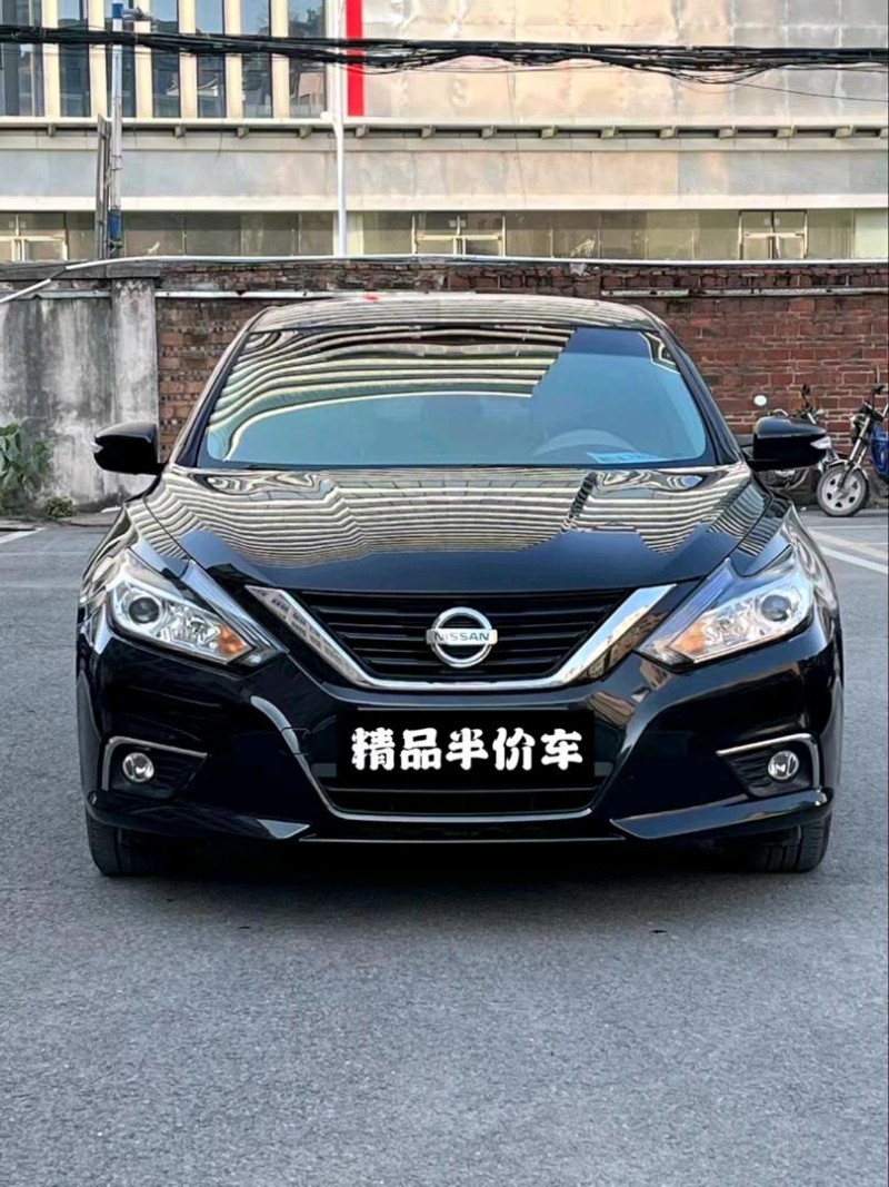 广州17年日产天籁1