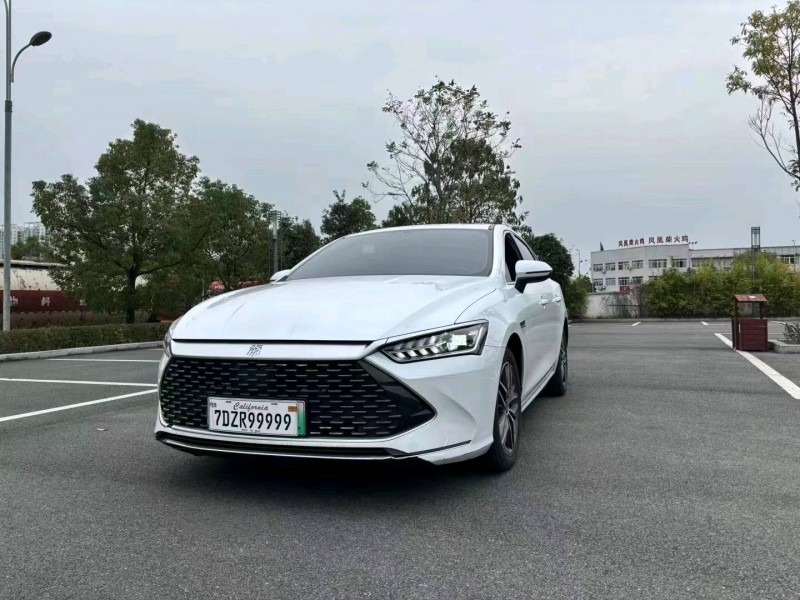 重庆22年比亚迪秦3