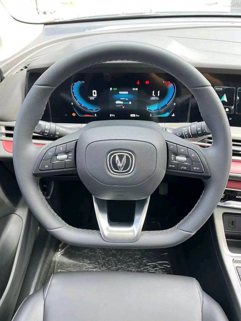 宜昌21年長安汽車CS556