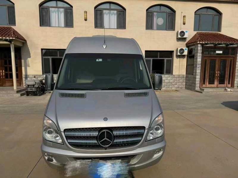 邯郸14年奔驰斯宾特1