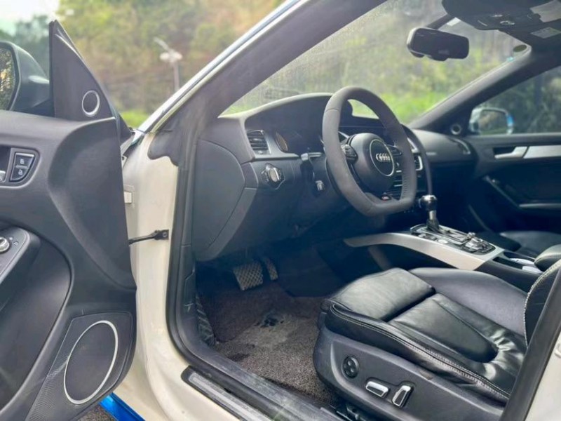 济宁14年奥迪S54