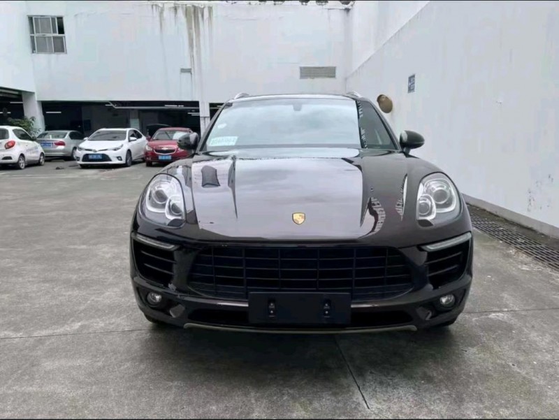 东营16年保时捷Macan1