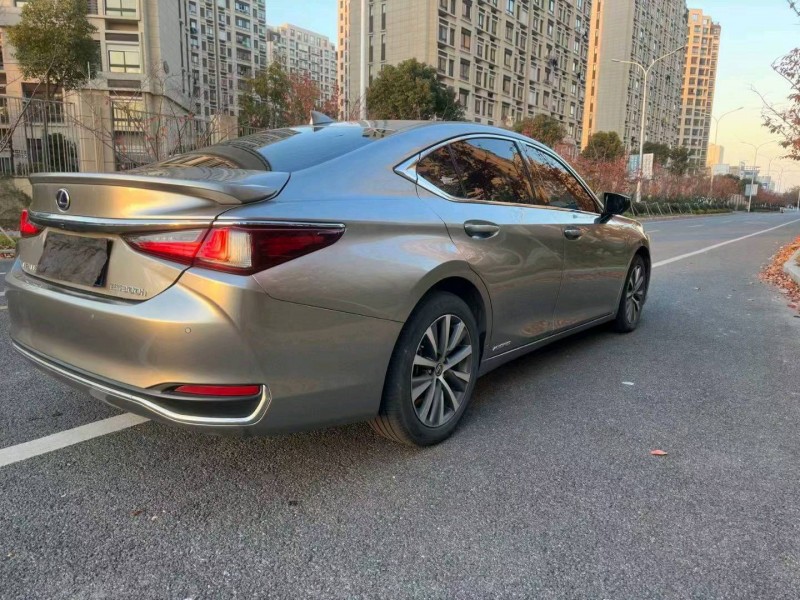徐州20年雷克萨斯ES8