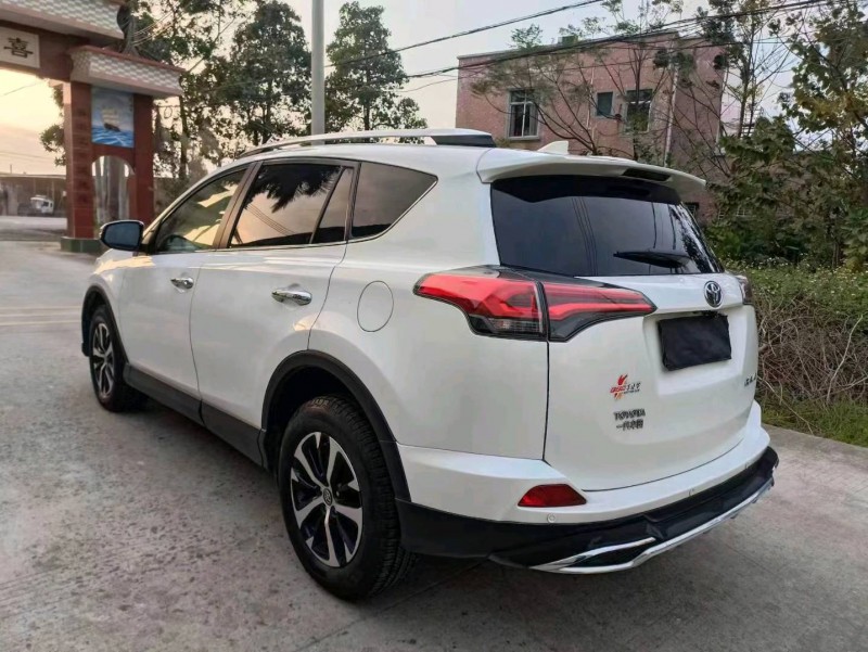 茂名18年豐田RAV4榮放8