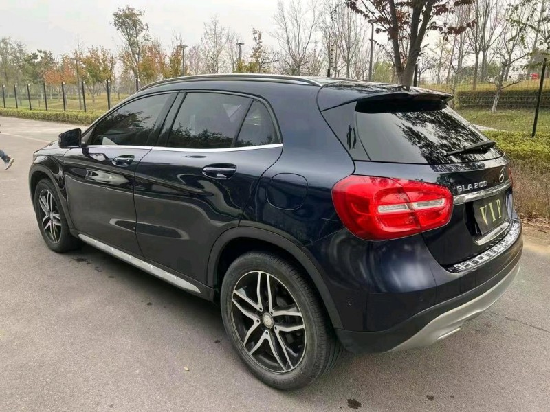 济南15年奔驰GLA3