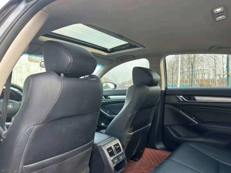 邯郸23年本田雅阁6