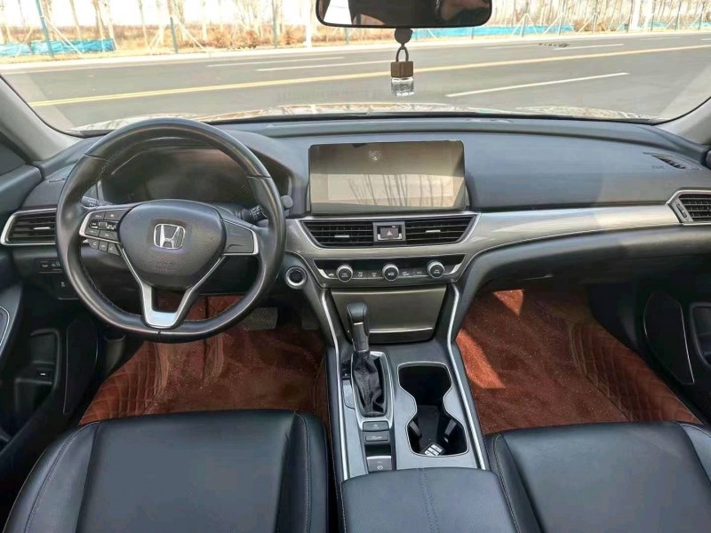 邯郸23年本田雅阁8