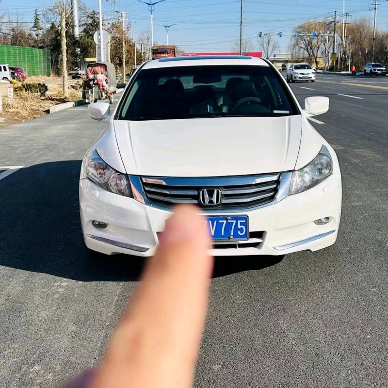 聊城13年本田雅阁1