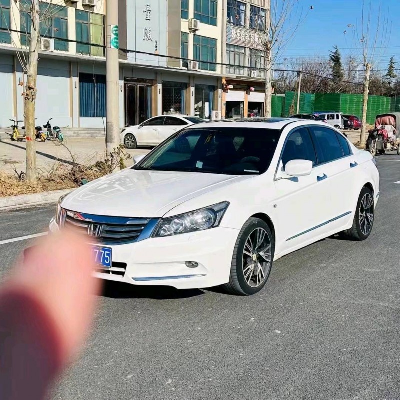 聊城13年本田雅阁2