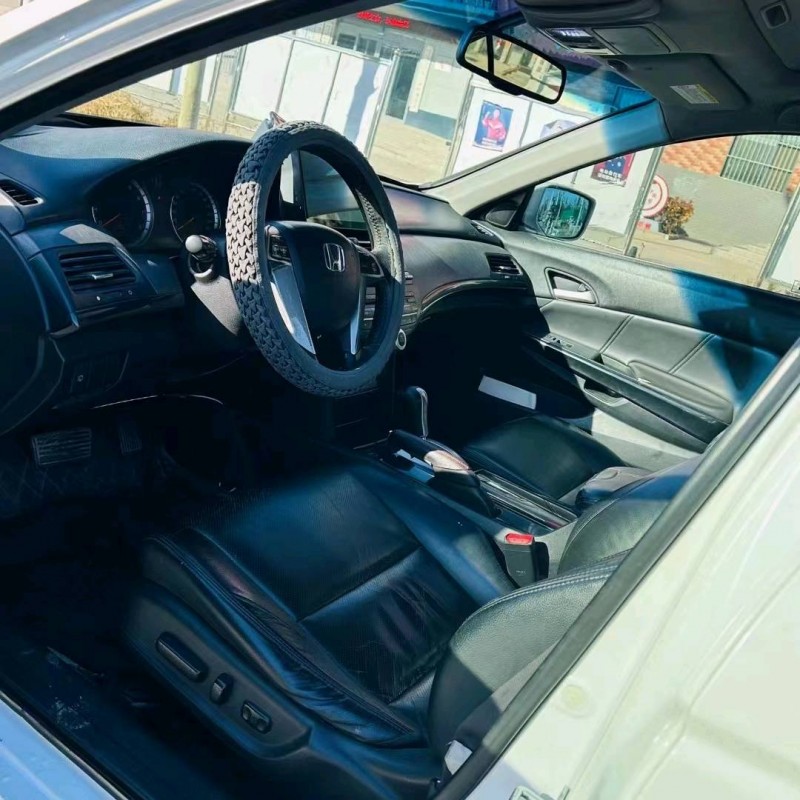 聊城13年本田雅阁4