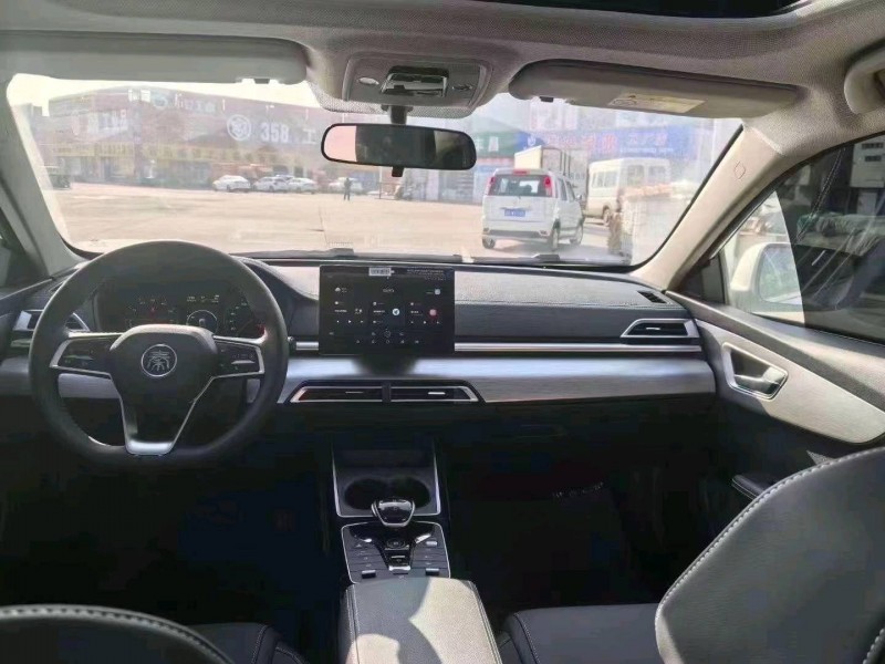 东营23年比亚迪秦8