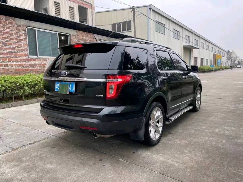深圳15年福特探险者4
