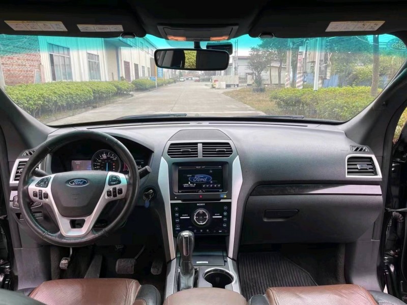 深圳15年福特探险者8