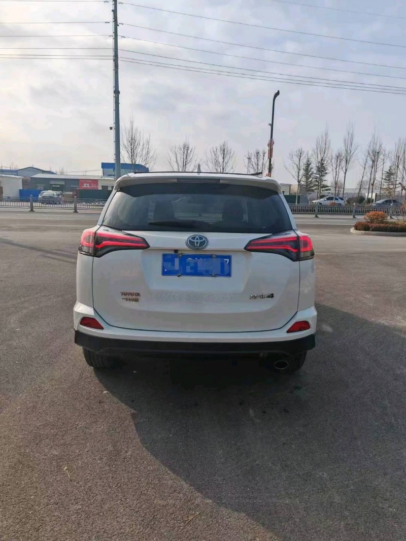 枣庄19年丰田RAV4荣放2